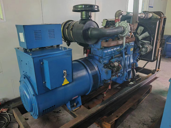 范县100kW柴油发电机组使用多级机油有哪些优缺点？